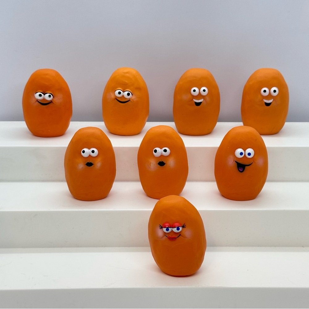 VTG 1988 Lot/8 McDonalds Chicken McNugget (Nugget) Buddies w/(7) Hats (6) Belts - Picture 3 of 10